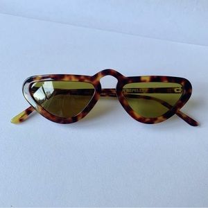Man Repeller Unibrow Sunglasses in Tortoise